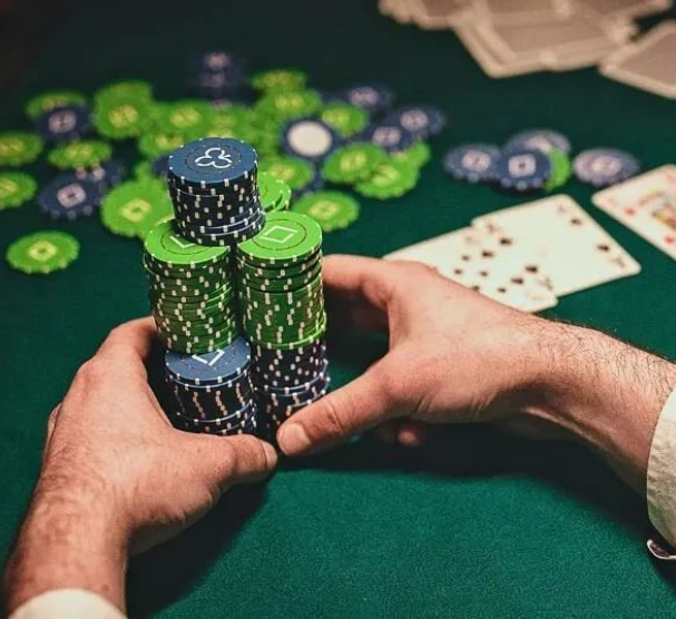 “德州扑克10个关键技巧解析”